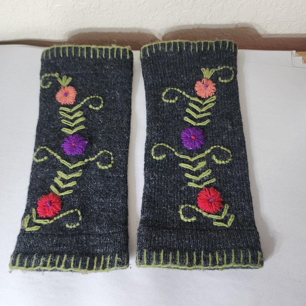 Lost Horizons Wool leg warmers  Floral Embroidered leg Warmers Nepal Gray